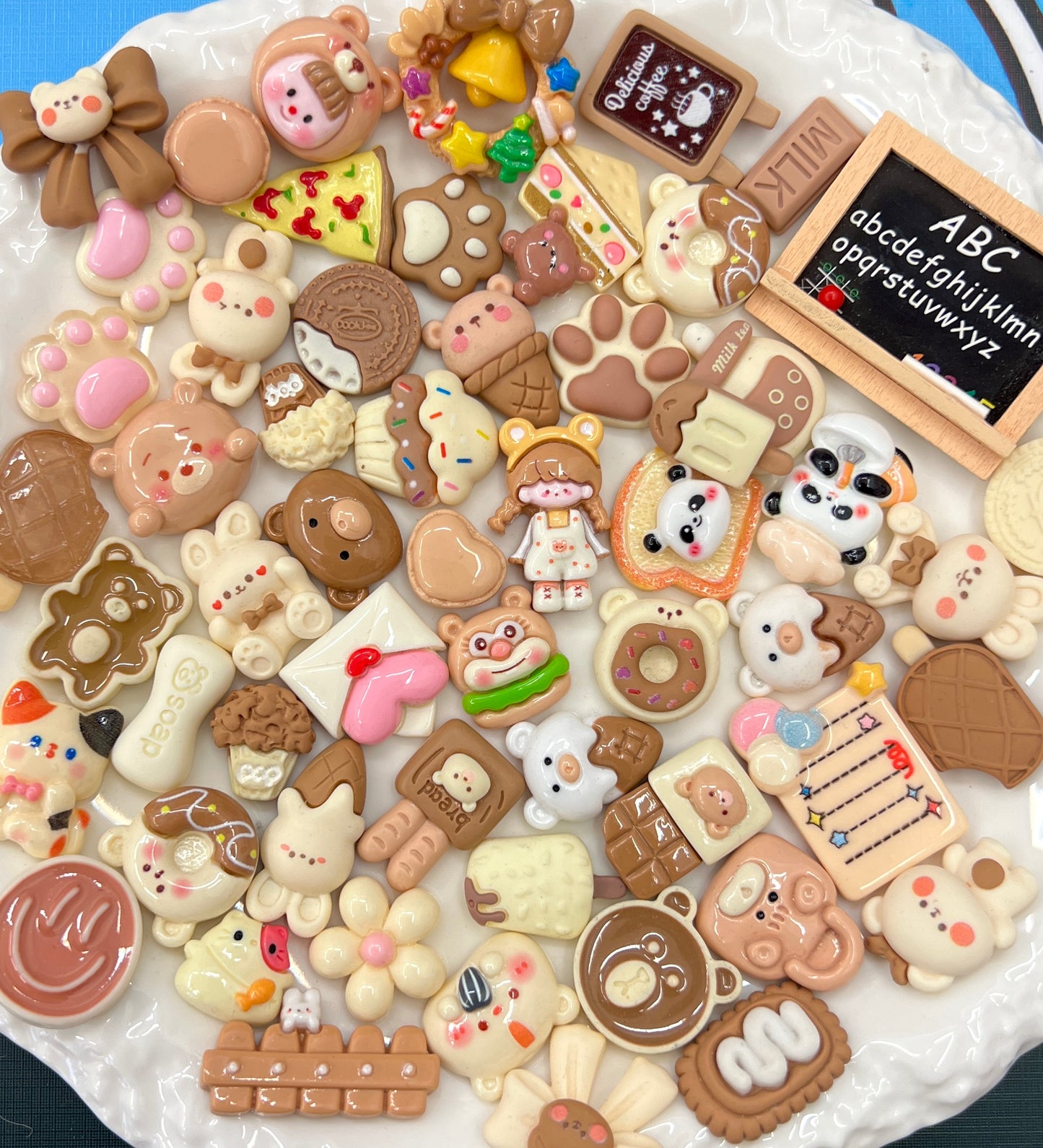 Beige charm set