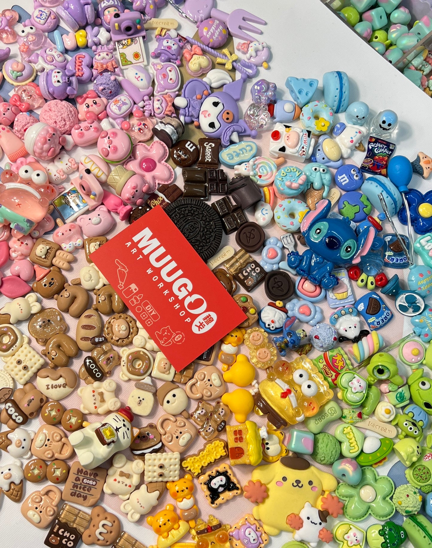 Multicolor charm set